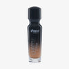 Eine halb transparente halb schwarze Flasche Chroma Cover Foundation Matte in der Farbe W10 vor weißem Hintergrund.